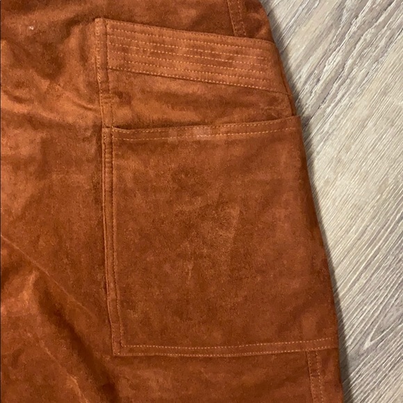 BCBGenerarion suede mini skirt - Picture 2 of 3